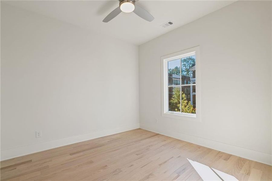 Spacious, unfurnished interior of a new home in , Alpharetta (Image 35).