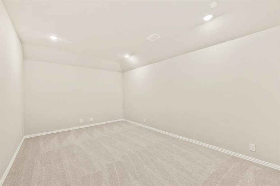 Spacious, unfurnished interior of a new home in Timberbrook, Justin (Image 39).