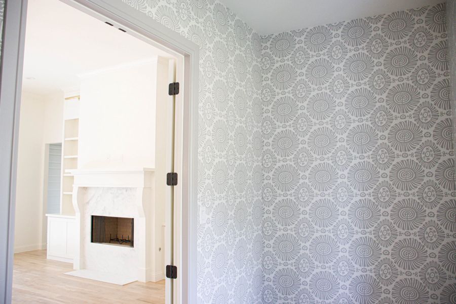 Representative furnished interior of a home built from the Hudson House by Trinity Classic Homes in Freeman Ranch, Weatherford (Image 15).