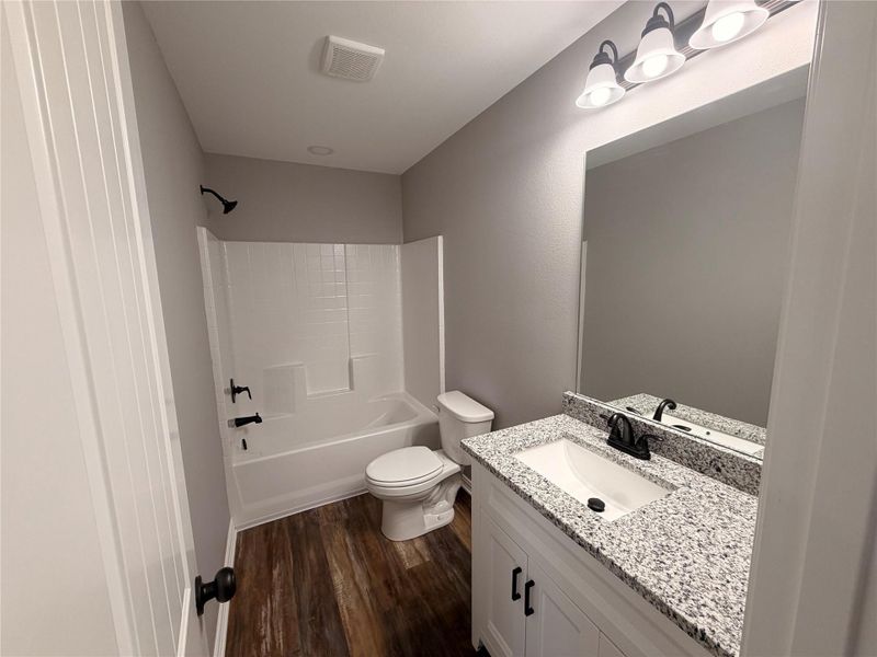Full Secondary bathroom.