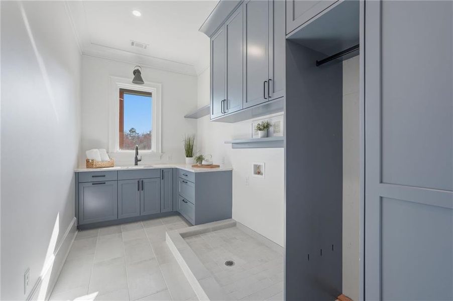 Furnished interior view inside a new home in , Gainesville (Image 63).