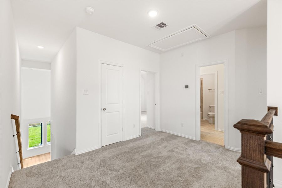 Spacious, unfurnished interior of a new home in Azalea, Pattison (Image 17).