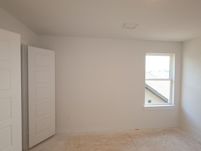 Spacious, unfurnished interior of a new home in Sorella, Tomball (Image 7). Spacious, unfurnished interior of a new home in Sorella, Tomball (Image 7).