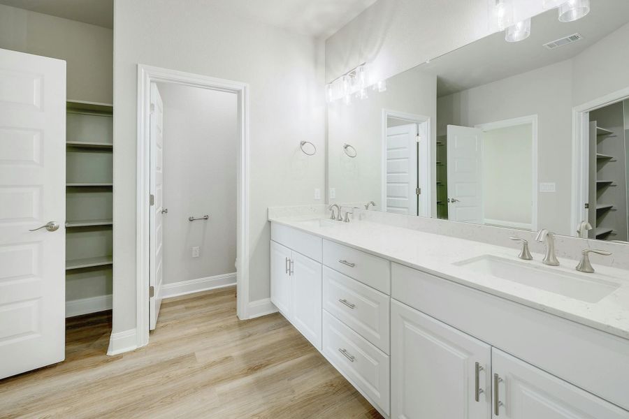 Image 33 of a home in Lago Vista.