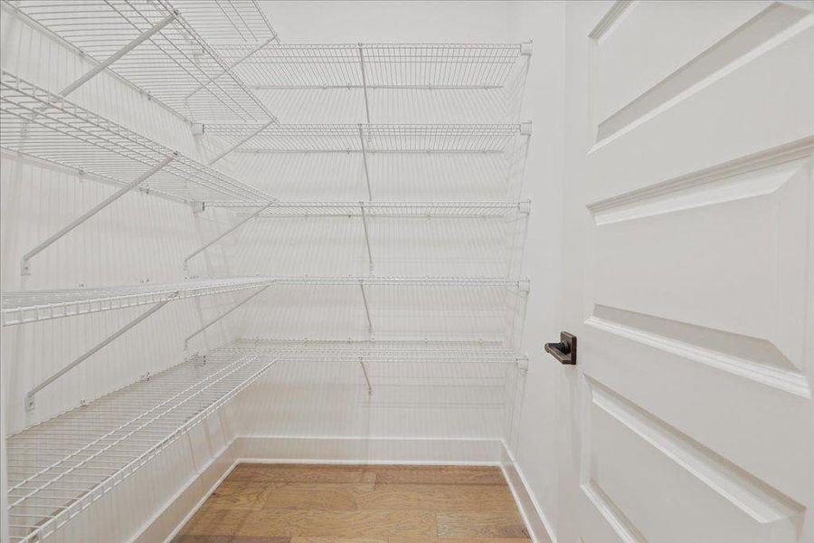 Spacious, unfurnished interior of a new home in , Gainesville (Image 19).