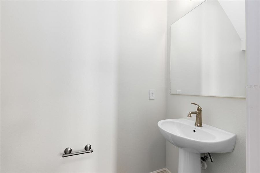 Furnished interior view inside a new home in , Orlando (Image 13).