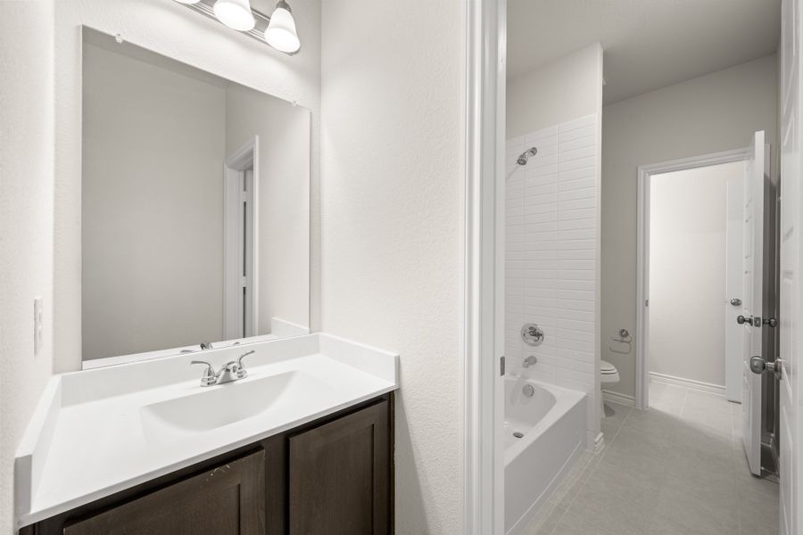 Furnished interior view inside a new home in Eagle Cove, Denton (Image 15).