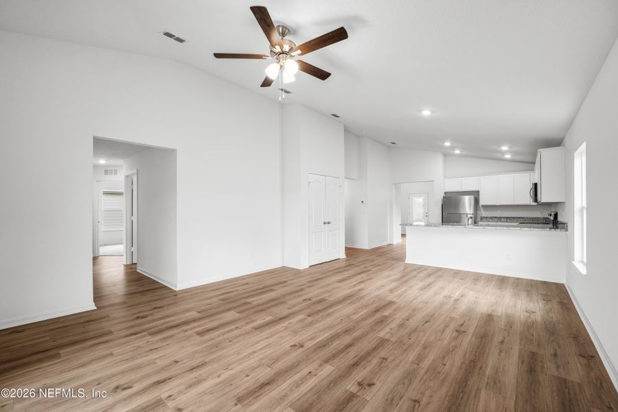 Spacious, unfurnished interior of a new home in Westport Landing, Jacksonville (Image 29).