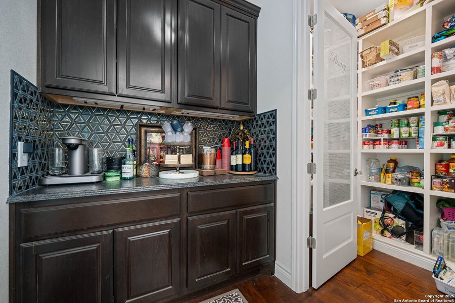 Furnished interior view inside a new home in , Kenedy (Image 12).