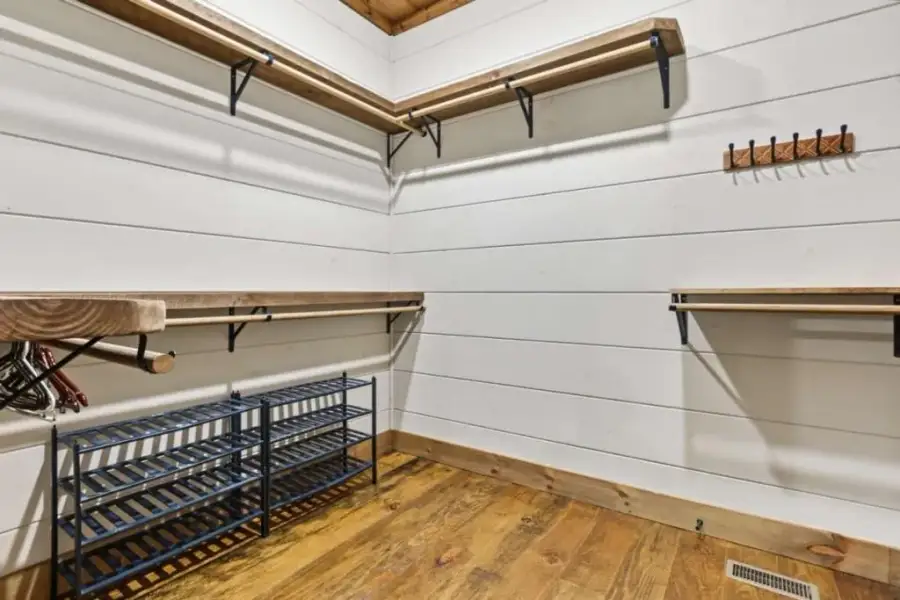 Image 56 of a home in .
