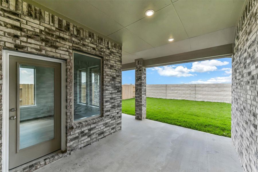 Exterior details and patio area of a home in River Ranch Meadows, Dayton (Image 3).