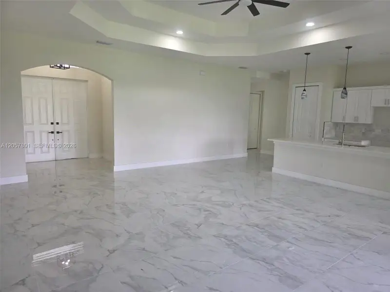 Spacious, unfurnished interior of a new home in , Fort Myers (Image 12).