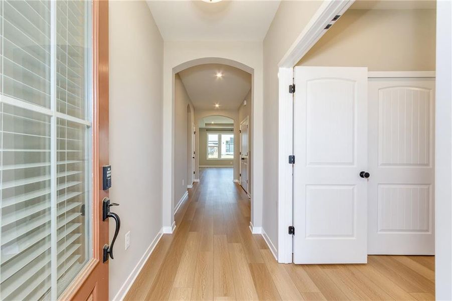 Spacious, unfurnished interior of a new home in Sweetbay Farm, Lawrenceville (Image 59).