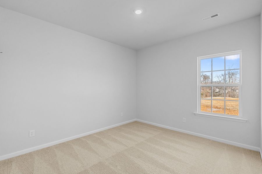 Spacious, unfurnished interior of a new home in Fieldstone, Lexington (Image 35).