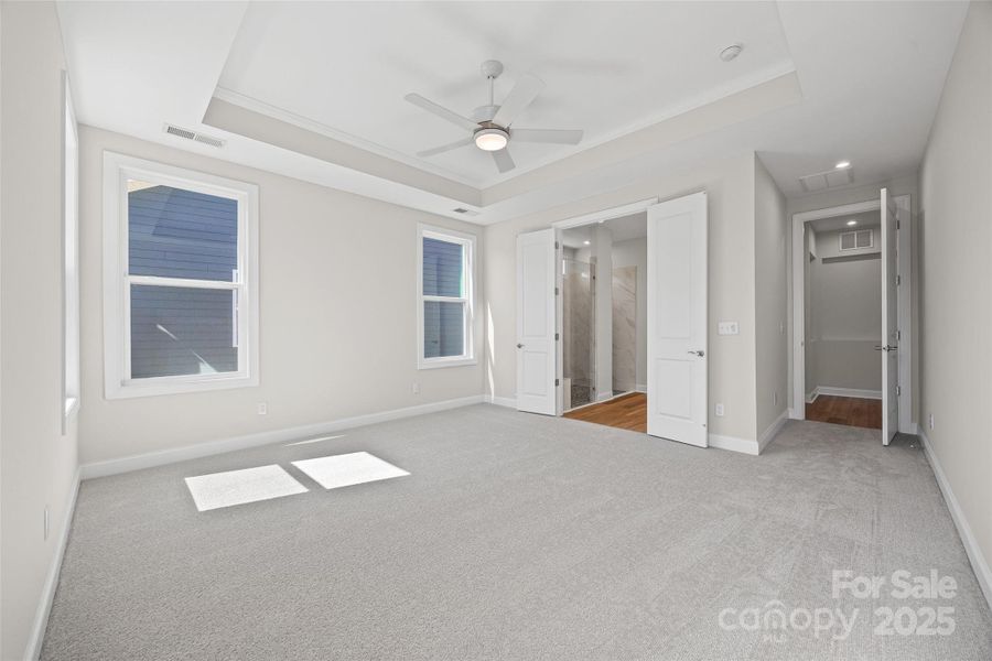 Spacious, unfurnished interior of a new home in Handsmill on Lake Wylie, York (Image 23).