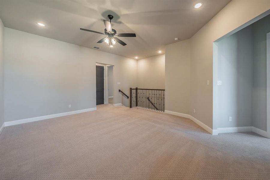 Spacious, unfurnished interior of a new home in Parkland, Fort Worth (Image 24). Spacious, unfurnished interior of a new home in Parkland, Fort Worth (Image 24).
