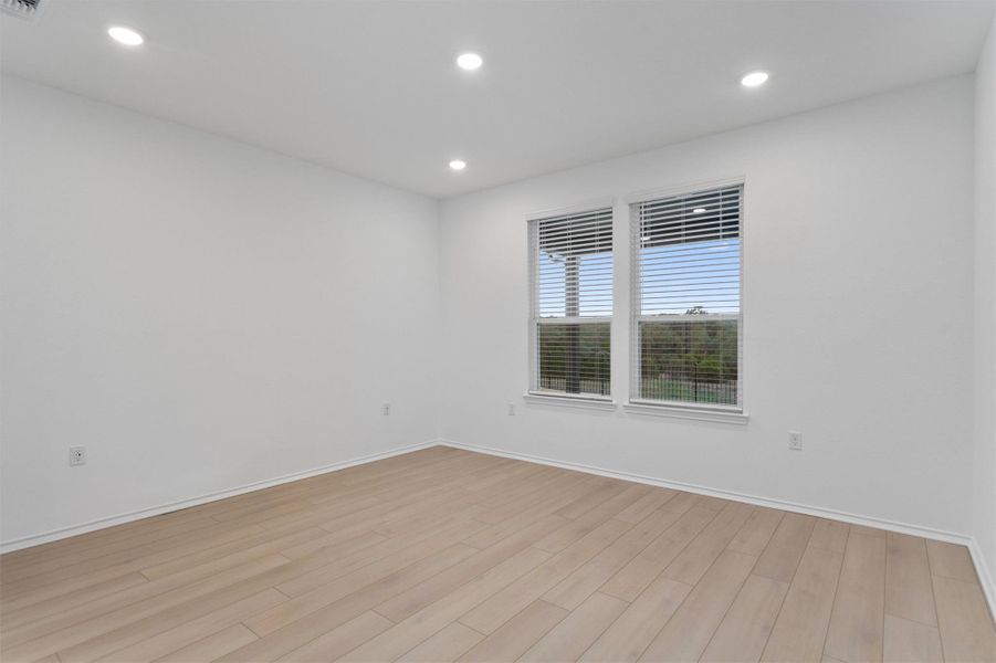 Spacious, unfurnished interior of a new home in Sun City Texas, Georgetown (Image 28).