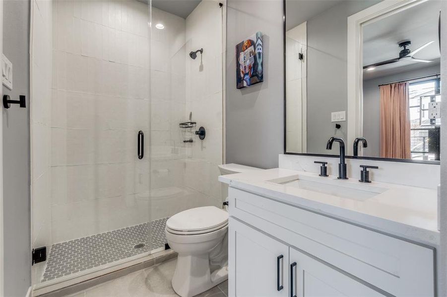 Furnished interior view inside a new home in , Dallas (Image 7).