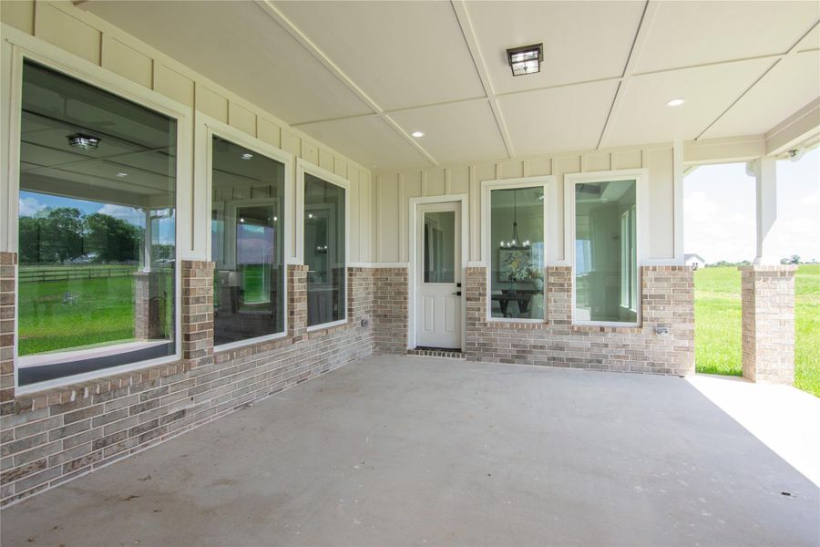 Oversized back patio Oversized back patio