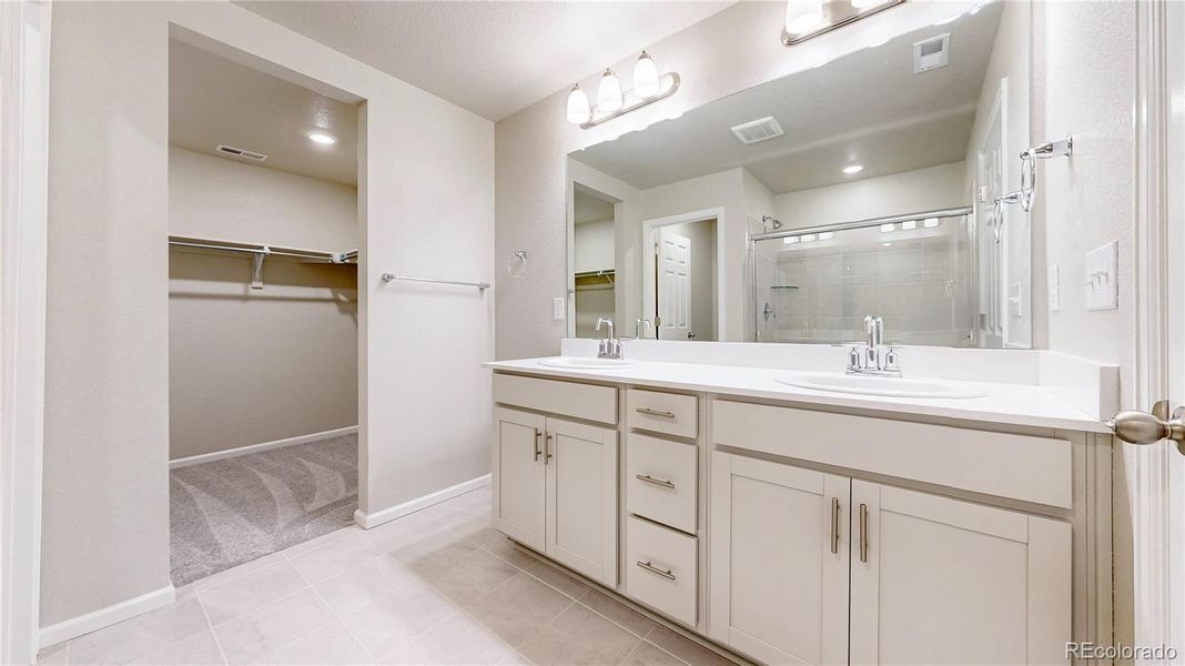 Furnished interior view inside a new home in , Broomfield (Image 8).