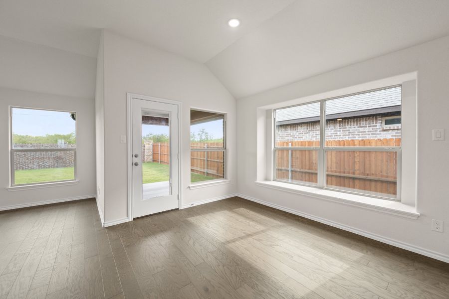 Spacious, unfurnished interior of a new home in Hulen Trails, Fort Worth (Image 14). Spacious, unfurnished interior of a new home in Hulen Trails, Fort Worth (Image 14).