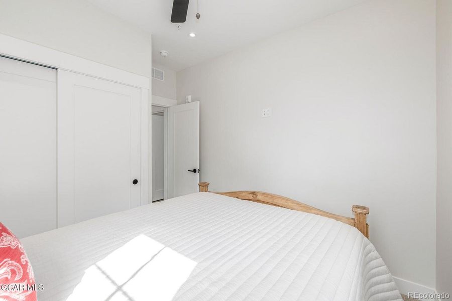 Spacious, unfurnished interior of a new home in , Granby (Image 22).