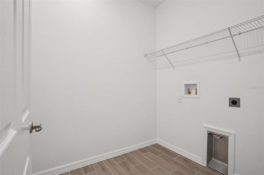 Spacious, unfurnished interior of a new home in Trinity Gardens, Deland (Image 16).