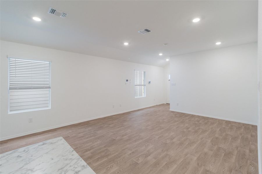 Spacious, unfurnished interior of a new home in Valverde, Bastrop (Image 5). Spacious, unfurnished interior of a new home in Valverde, Bastrop (Image 5).