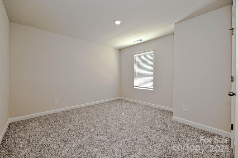 Spacious, unfurnished interior of a new home in Walnut Reserve, Conover (Image 21).