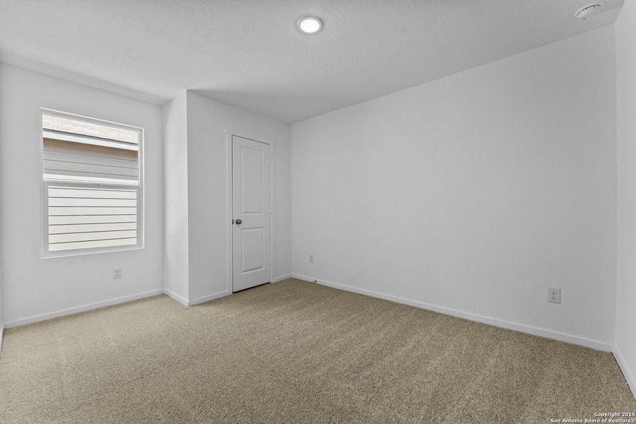 Spacious, unfurnished interior of a new home in , New Braunfels (Image 10).