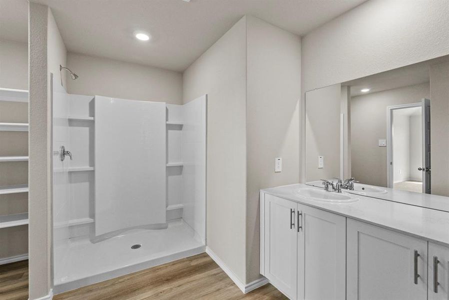 Furnished interior view inside a new home in Sunnycreek, Crowley (Image 7).