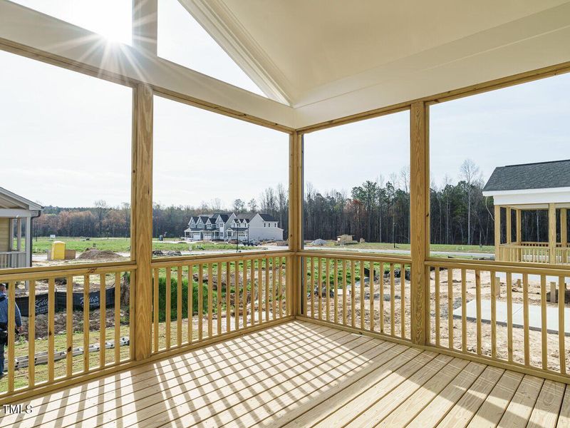 032-1280x960-screened-porch