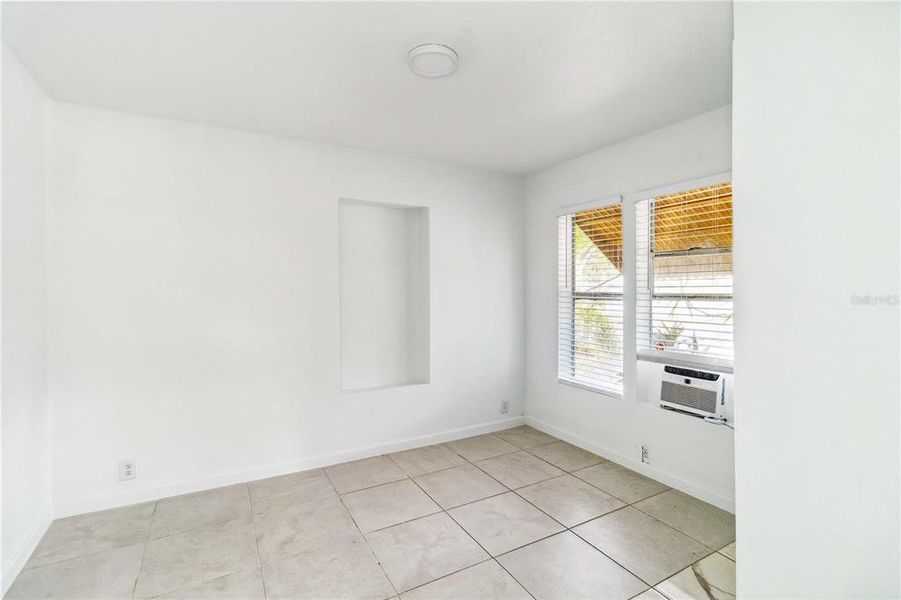 Spacious, unfurnished interior of a new home in , Bradenton (Image 23).