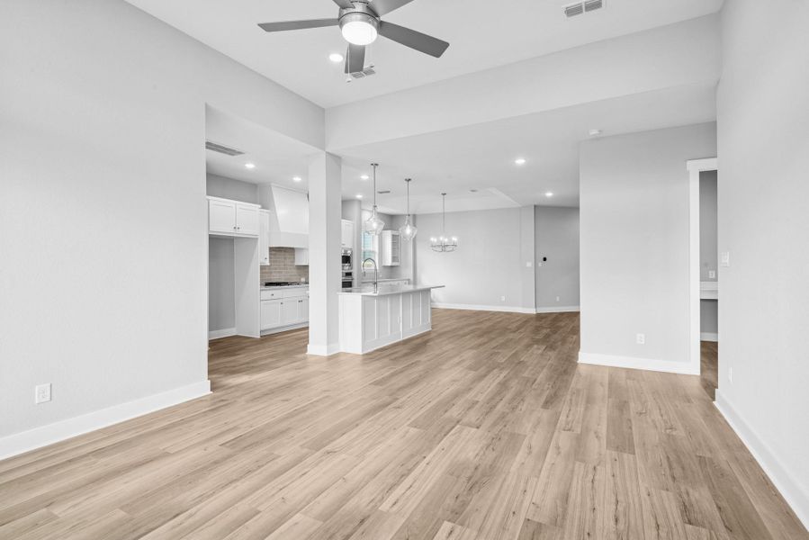 Spacious, unfurnished interior of a new home in ARTAVIA 50' Homesites, Conroe (Image 27).