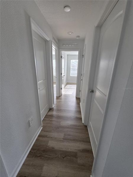 Spacious, unfurnished interior of a new home in , Eagle Lake (Image 16).