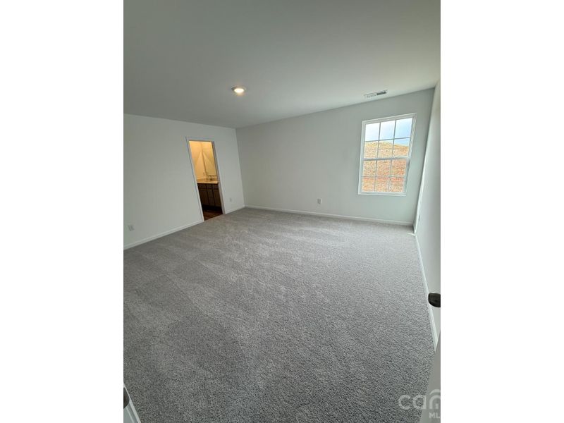 Spacious, unfurnished interior of a new home in Cleveland Hill, Shelby (Image 11).