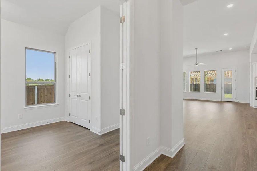 Spacious, unfurnished interior of a new home in Talia, Mesquite (Image 13).