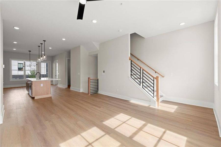 Spacious, unfurnished interior of a new home in , Alpharetta (Image 38).