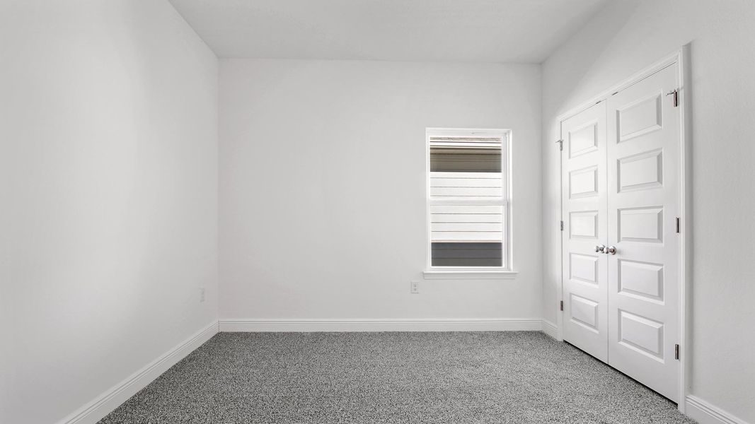 Spacious, unfurnished interior of a new home in Owl's Head Farms, Freeport (Image 17).