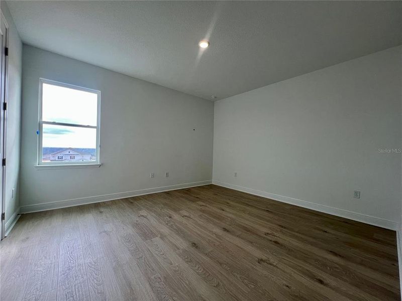 Spacious, unfurnished interior of a new home in Hills of Minneola, Minneola (Image 20).