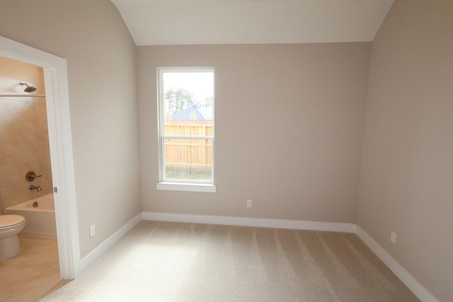 Spacious, unfurnished interior of a new home in Clopton Farms, Montgomery (Image 12).