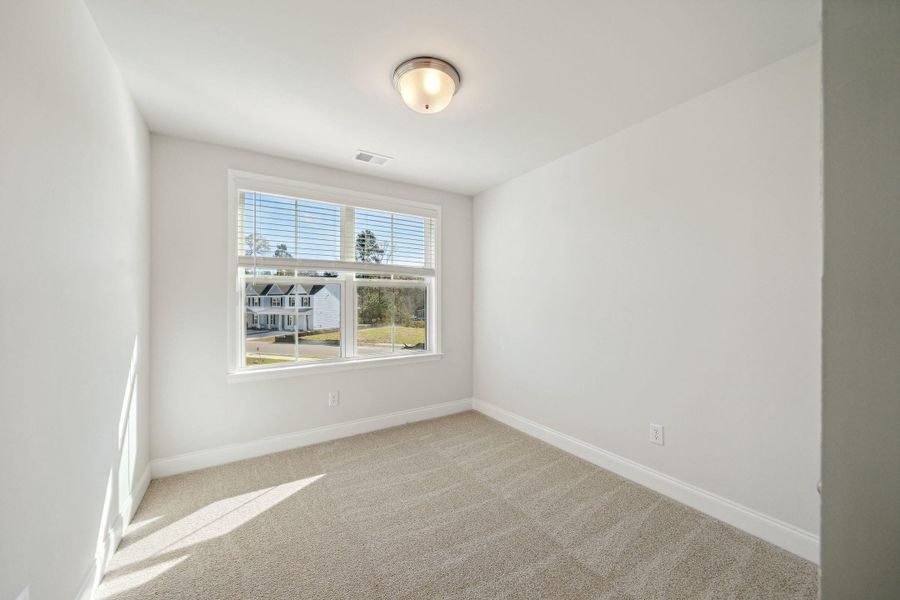 Spacious, unfurnished interior of a new home in Lakeview Commons, Goose Creek (Image 24).
