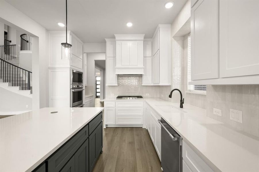 2115 Birdwatch- Kitchen-5