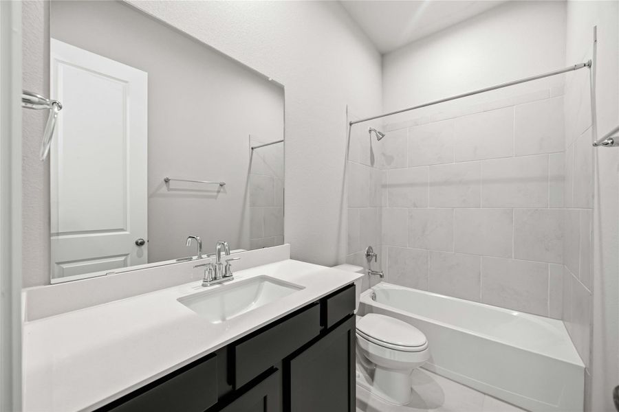 Furnished interior view inside a new home in Canterra Creek  60', Rosharon (Image 11).