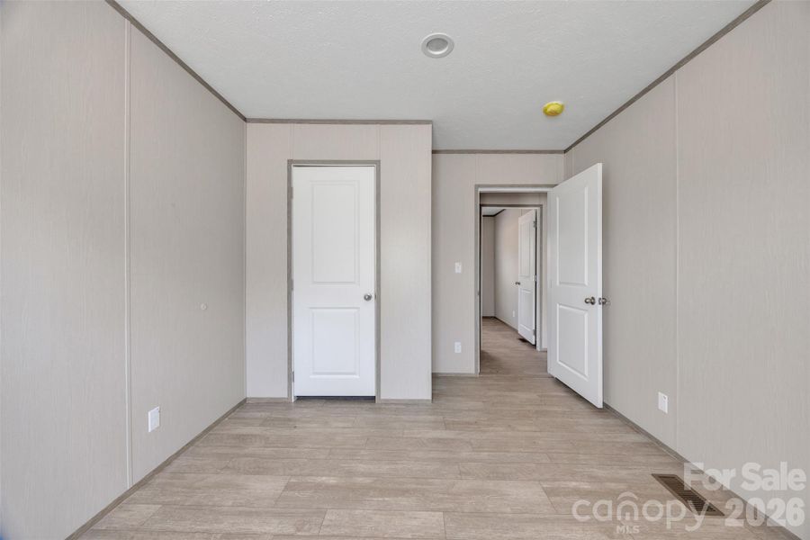Spacious, unfurnished interior of a new home in , Taylorsville (Image 15).