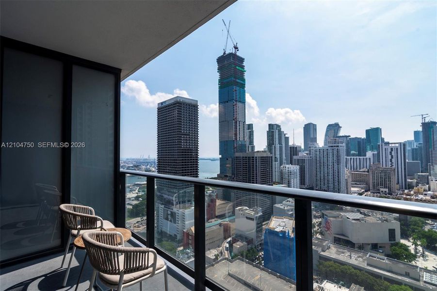 Condo located in Miami, FL showcasing its design and architecture (Image 3).