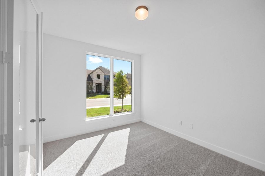 Spacious, unfurnished interior of a new home in Parmer Ranch, Georgetown (Image 19).