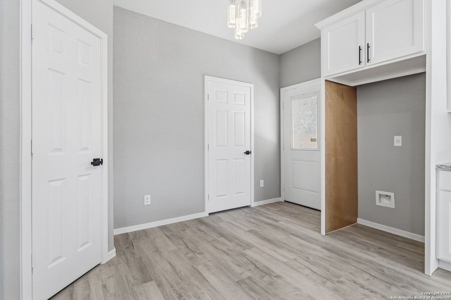 Spacious, unfurnished interior of a new home in , San Antonio (Image 30).