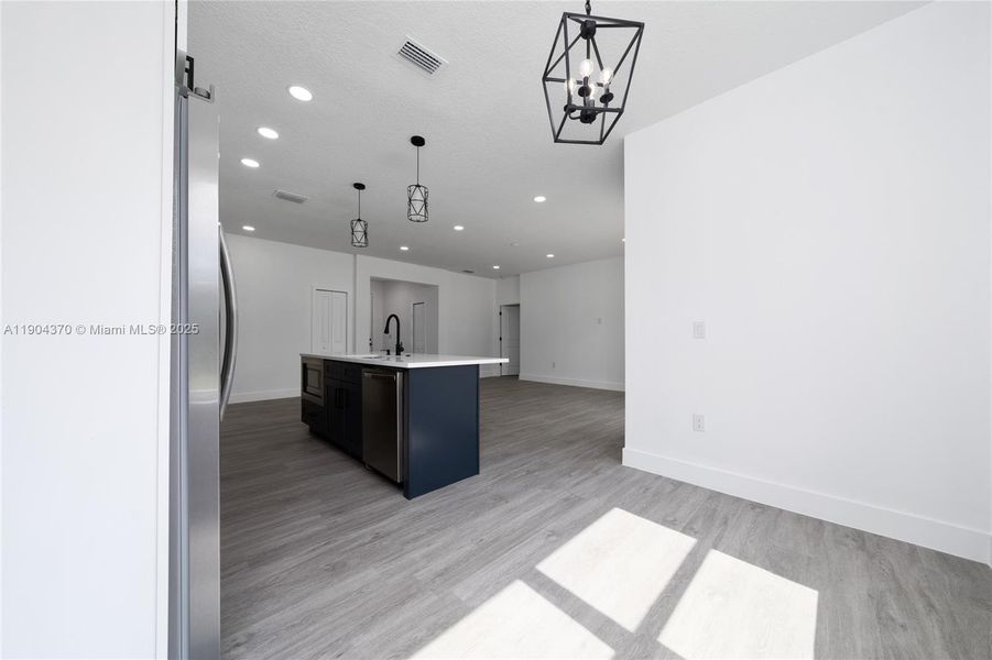 Spacious, unfurnished interior of a new home in , Palm Bay (Image 18).