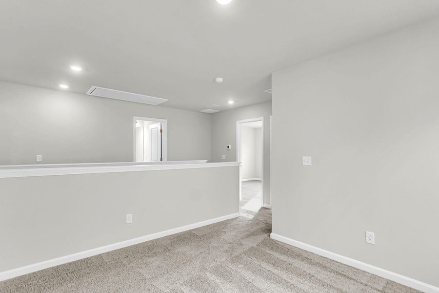 Spacious, unfurnished interior of a new home in Wildcat Chase, Summerville (Image 21).